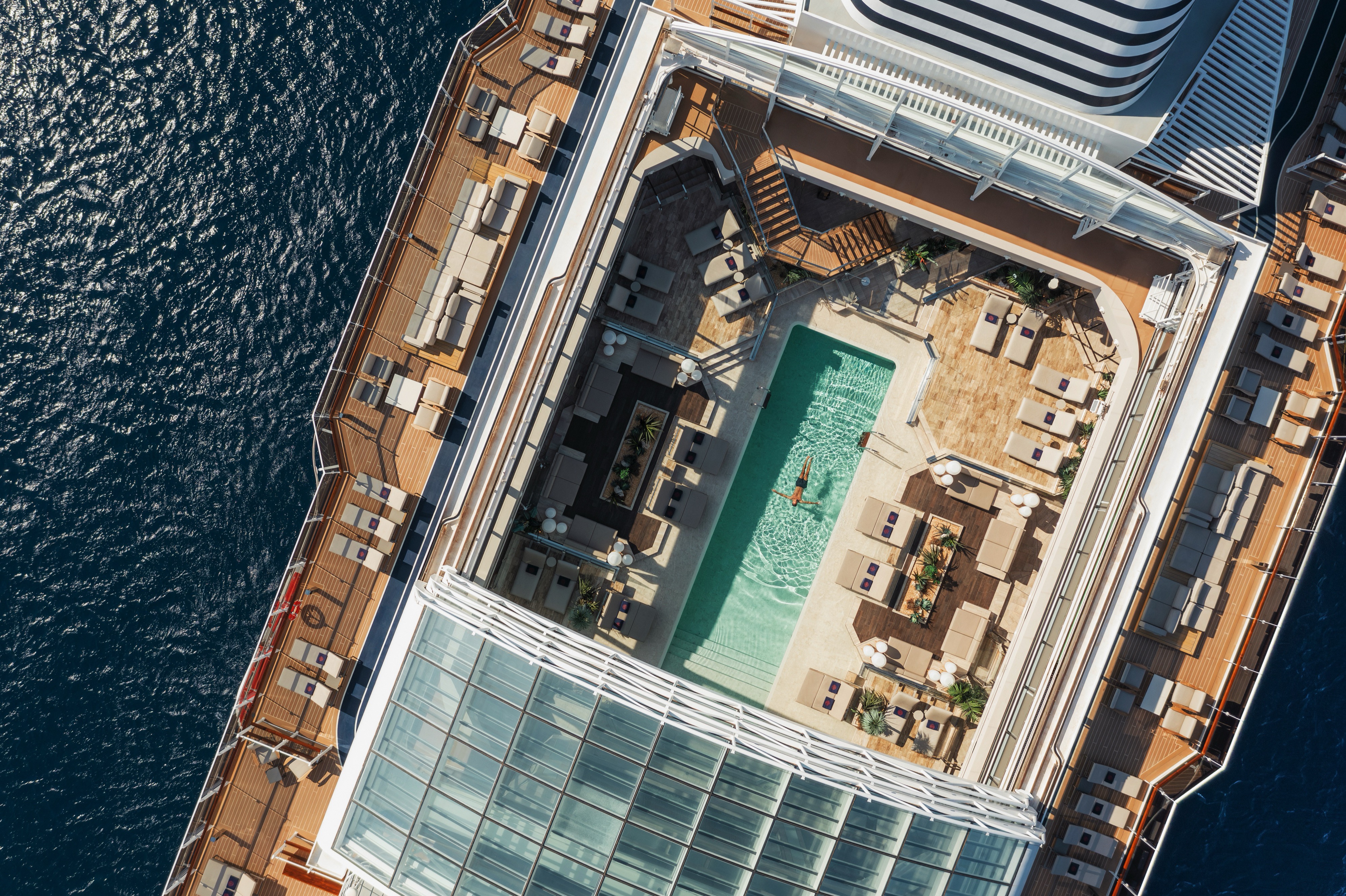 EXPLORA I - The Conservatory Pool & Bar